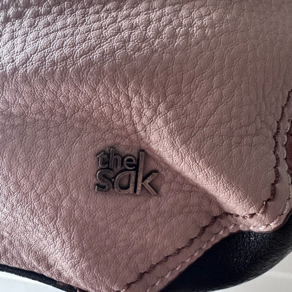 Gorgeous SAK leather color block hobo bag. - Picture 6 of 12